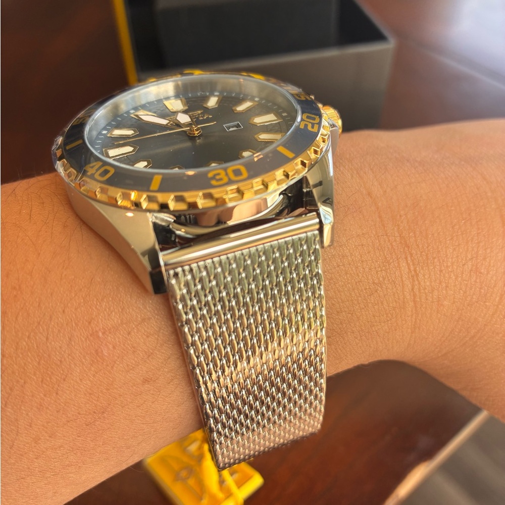 Invicta Men's Stainless Steel Gold and Blue Face Diver Watch - Picture 4 of 6